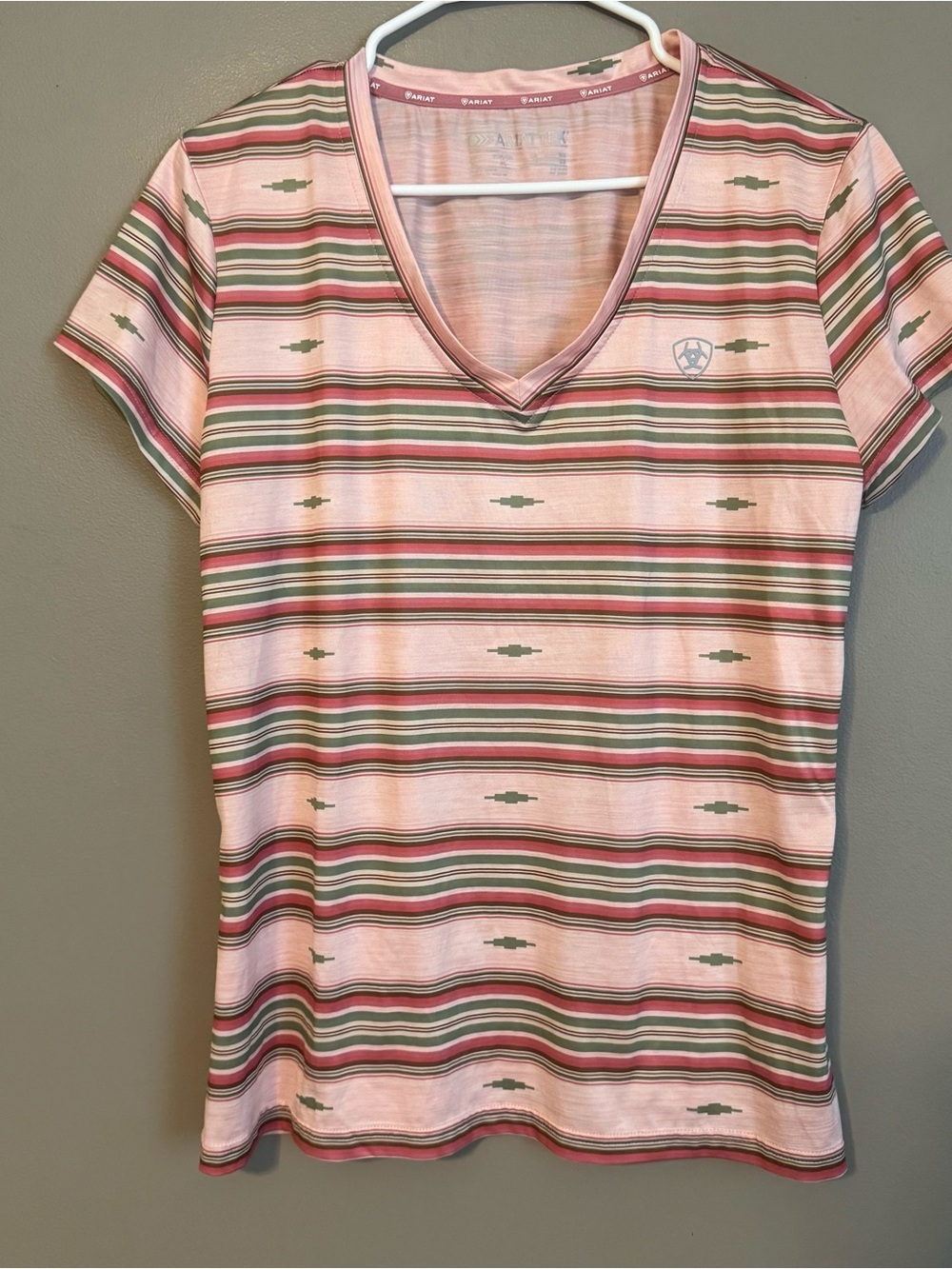 Ariat Tek Laguna Aztec All Over Print T Shirt Pink Green Light Weight Women’s XL